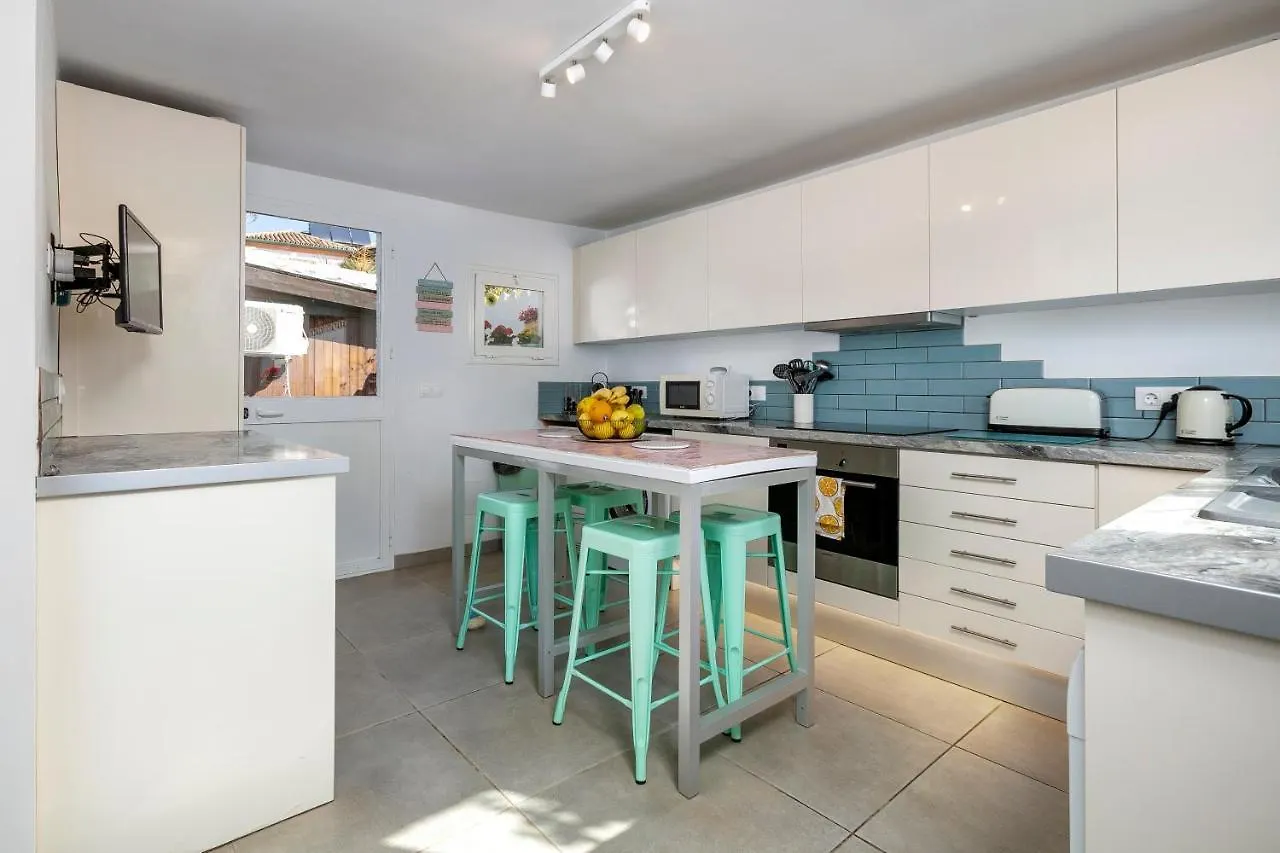 펜션 Spanish Style, Elegant 3 Bedroom Villa - 5 Minutes From The Beach! 마르베야