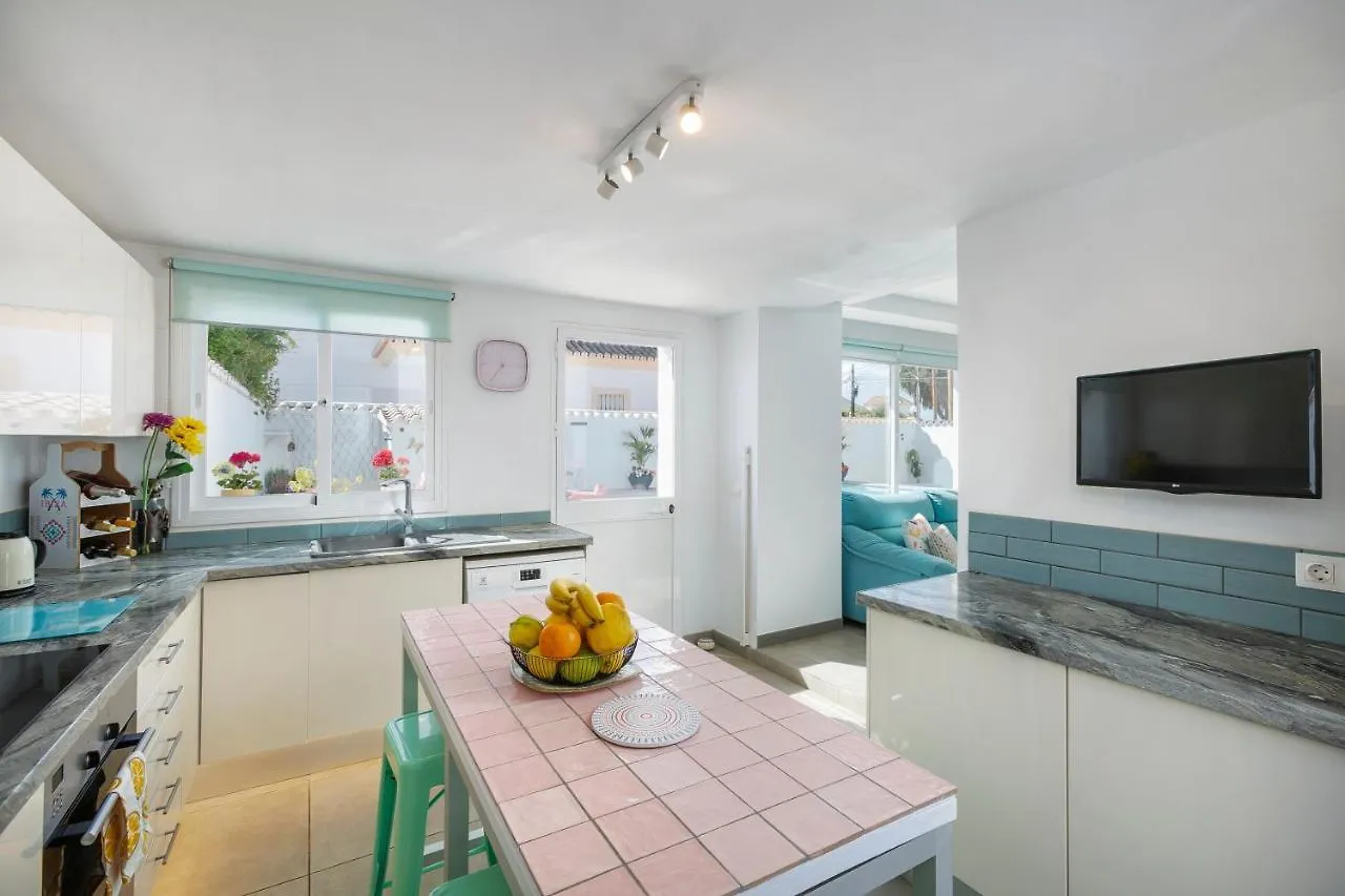 펜션 Spanish Style, Elegant 3 Bedroom Villa - 5 Minutes From The Beach! 마르베야