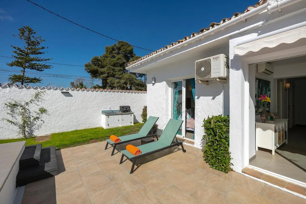 Spanish Style, Elegant 3 Bedroom Villa - 5 Minutes From The Beach! 마르베야