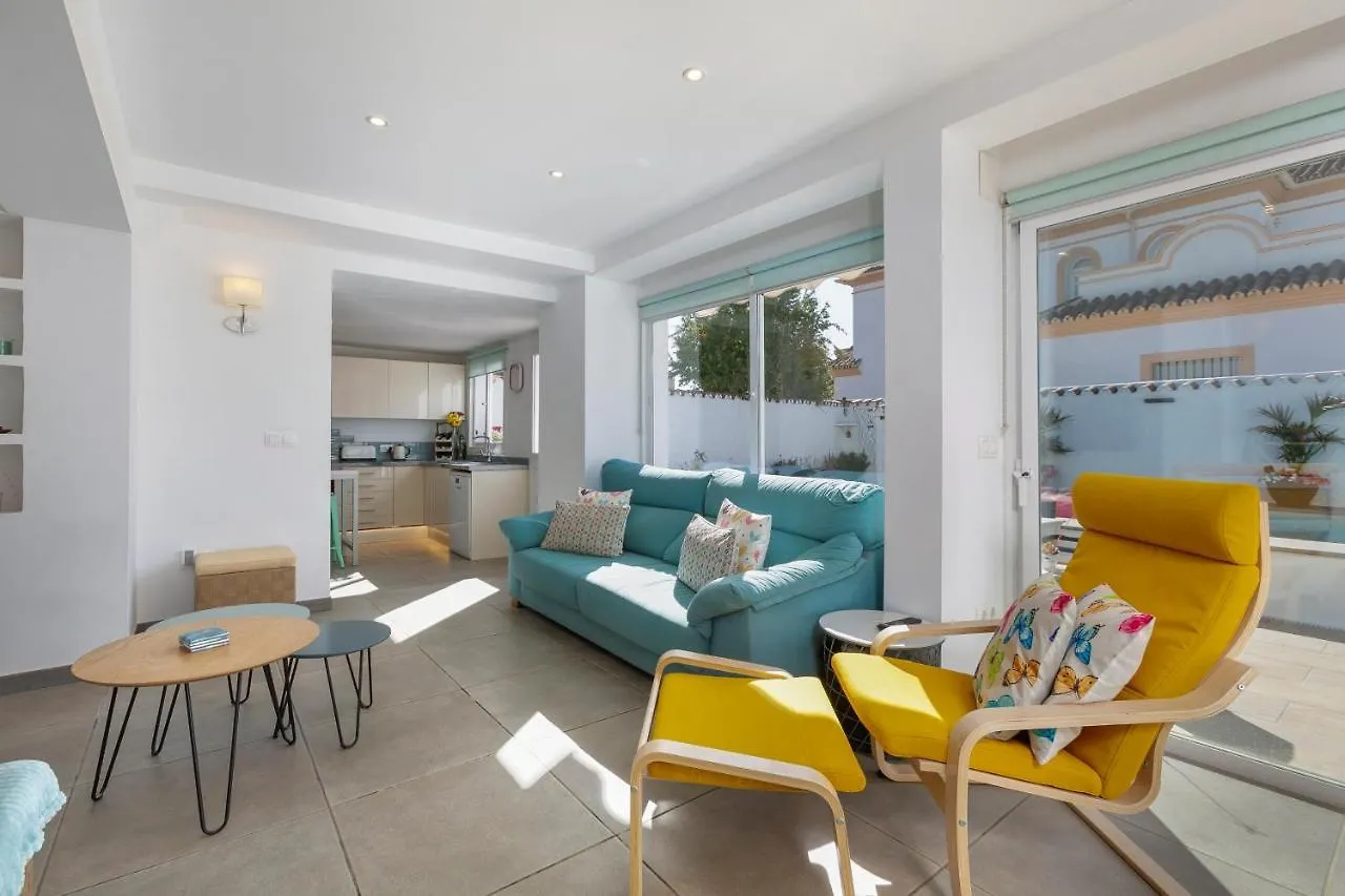 Spanish Style, Elegant 3 Bedroom Villa - 5 Minutes From The Beach! 마르베야 펜션